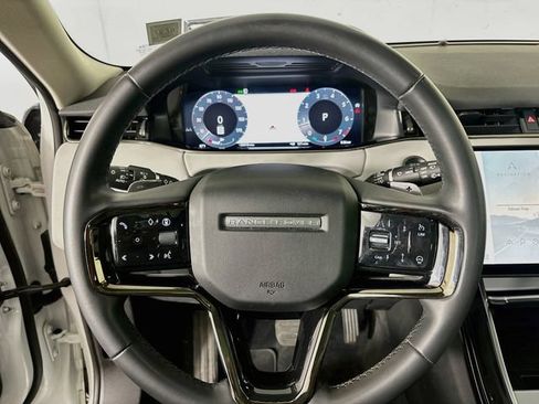Used 2024 Land Rover Range Rover Evoque S AWD/4WD image 12
