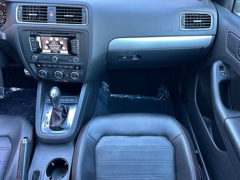 Used 2013 Volkswagen Jetta GLI image 30