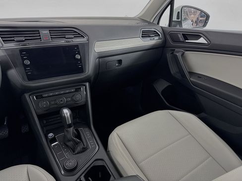 Used 2021 Volkswagen Tiguan SEL w/ 3rd Row Seat Package AWD/4WD image 23