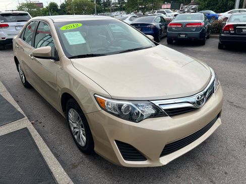 Used 2012 Toyota Camry LE FWD image 9