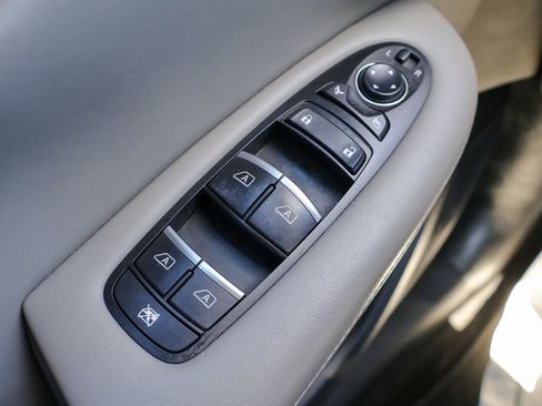 Used 2023 INFINITI QX50 Luxe image 16