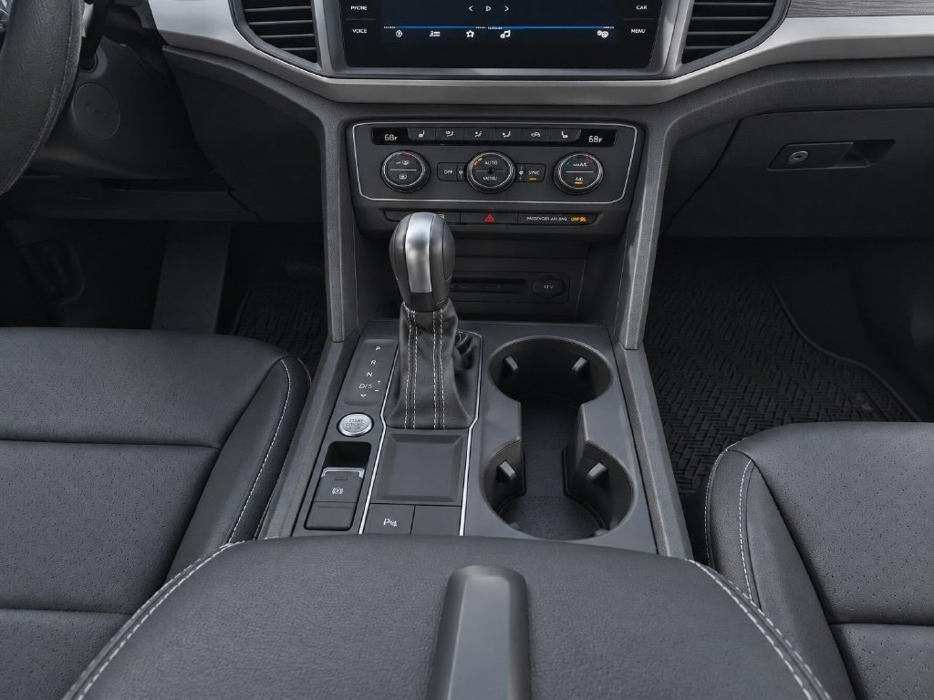 Used 2021 Volkswagen Atlas Cross Sport SE w/ Panoramic Sunroof Package FWD image 13