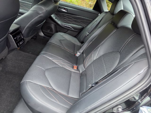 Used 2022 Toyota Avalon Limited w/ Advanced Safety Package FWD image 19