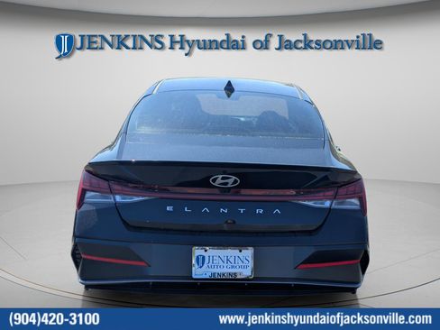 New 2026 Hyundai Elantra SEL Sport image 4