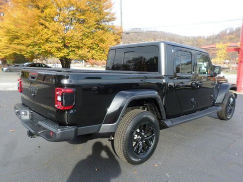Used 2021 Jeep Gladiator Sport image 6
