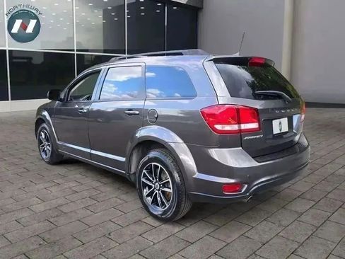 Used 2018 Dodge Journey SXT w/ Connectivity Group image 3