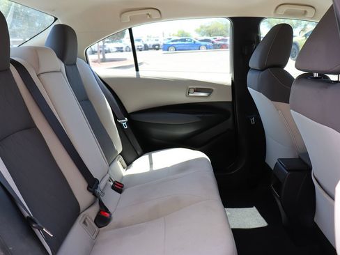 Used 2020 Toyota Corolla LE FWD image 27