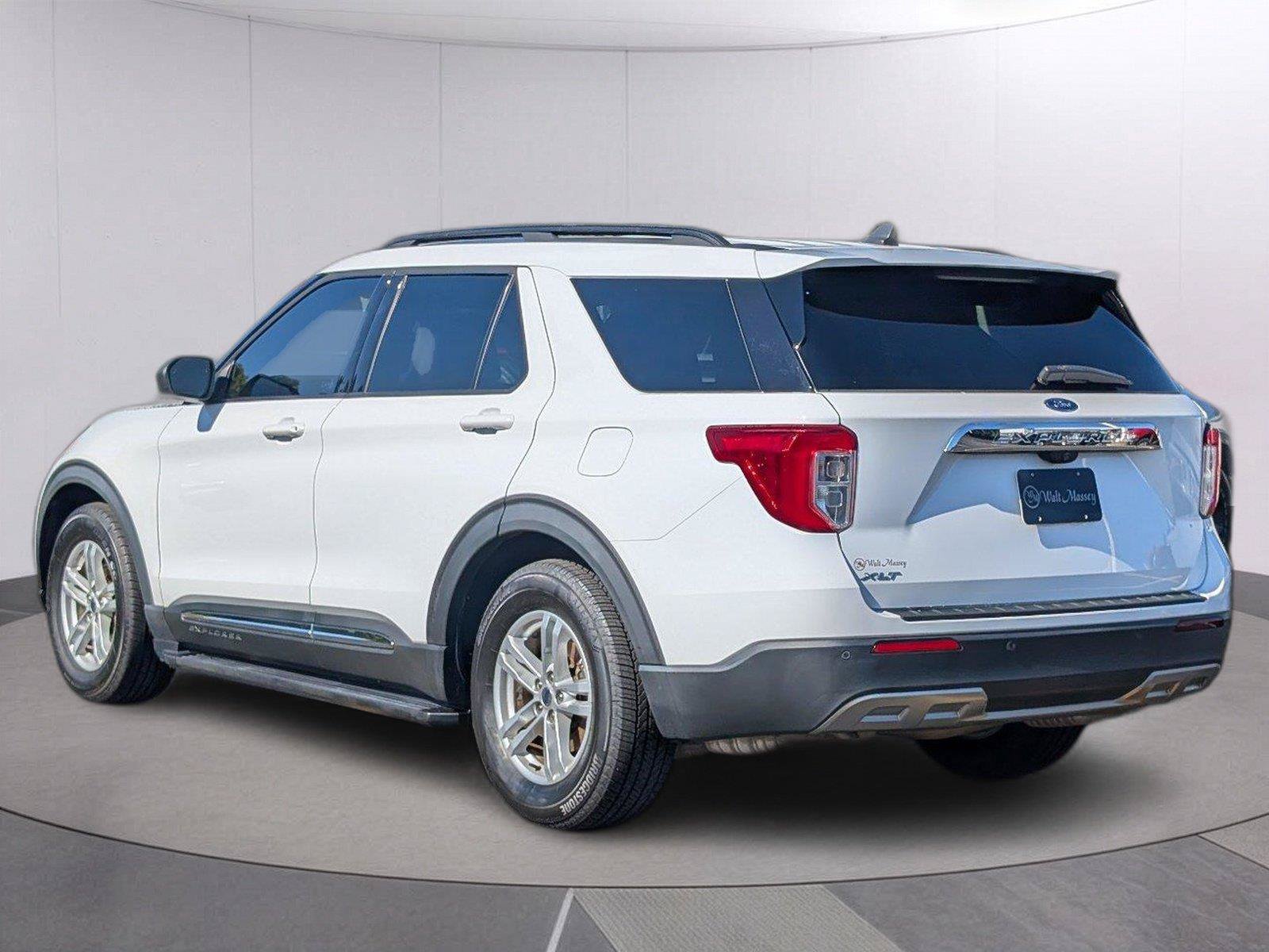 Used 2021 Ford Explorer XLT w/ Equipment Group 202A RWD image 3