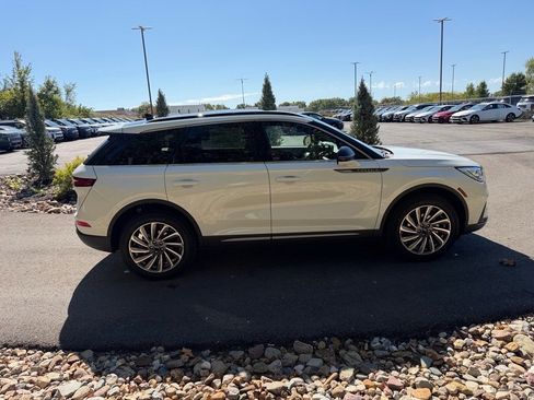 New 2025 Lincoln Corsair Reserve image 6