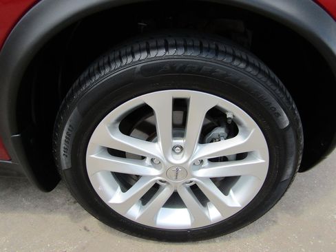 Used 2016 Nissan Juke S FWD image 7
