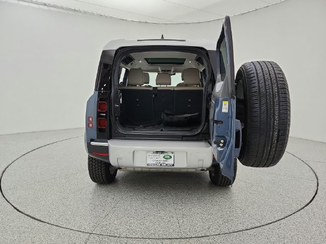 Used 2023 Land Rover Defender 110 S AWD/4WD image 40