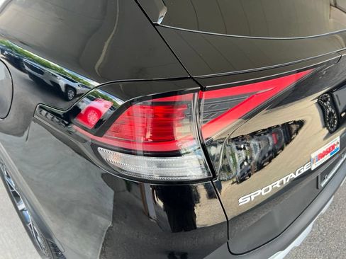 Certified 2024 Kia Sportage EX FWD image 31