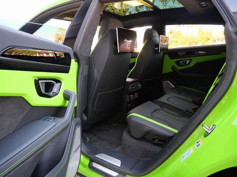 Used 2023 Lamborghini Urus S image 23