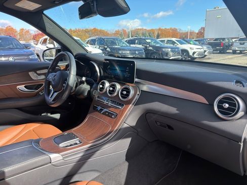 Used 2022 Mercedes-Benz GLC 300 4MATIC image 32