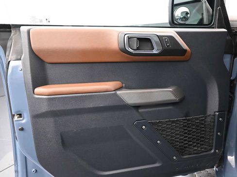 Used 2023 Ford Bronco Outer Banks AWD/4WD image 7