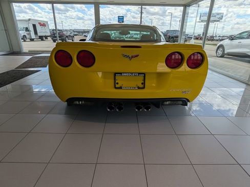 Used 2006 Chevrolet Corvette Z06 w/ Preferred Equipment Group RWD image 6