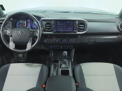 Used 2020 Toyota Tacoma TRD Off-Road image 11