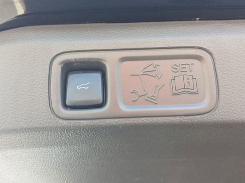 Used 2022 Lincoln Navigator Reserve image 28