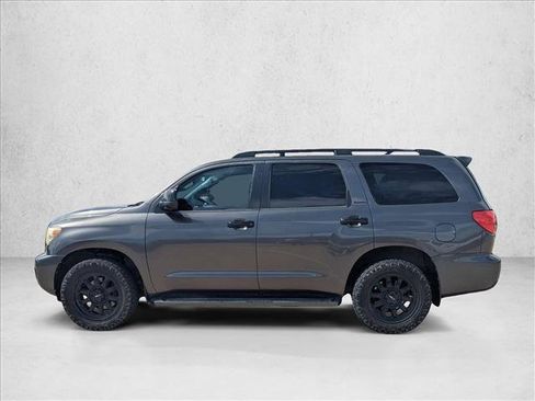 Used 2015 Toyota Sequoia Platinum RWD image 8