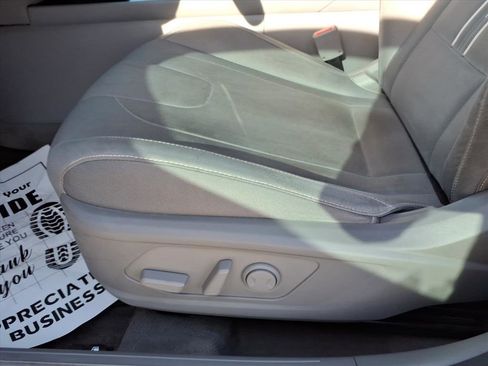 Used 2021 Hyundai Elantra SEL w/ Convenience + Premium Package image 15