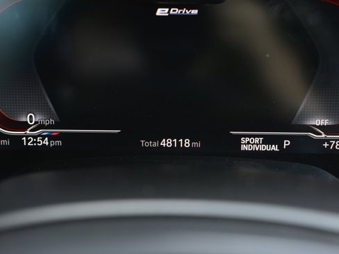 Used 2023 BMW X5 xDrive45e w/ Executive Package AWD/4WD image 19