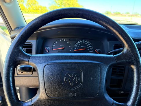 Used 2004 Dodge Dakota Club Cab 2WD w/ Tire & Handling Group image 53