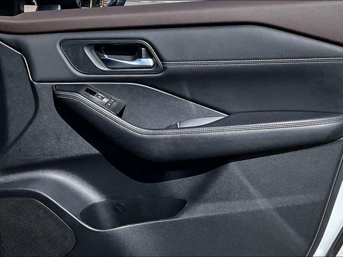 Certified 2023 Nissan Rogue SL w/ SL Premium Package image 21