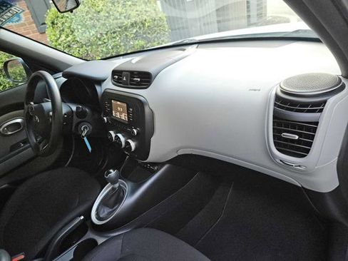 Used 2018 Kia Soul ! image 30