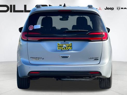 New 2026 Chrysler Pacifica Limited w/ S Appearance Package AWD/4WD image 4