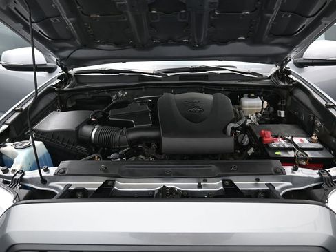 Certified 2020 Toyota Tacoma TRD Off-Road image 33