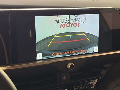 Used 2025 Toyota Crown Signia AWD/4WD image 17