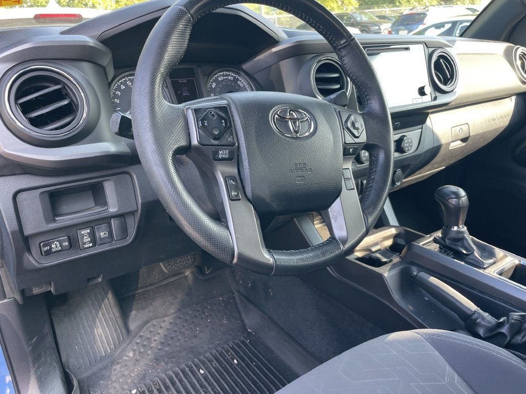Used 2019 Toyota Tacoma TRD Sport w/ Technology Package AWD/4WD image 9