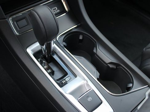 Used 2026 Subaru Ascent Premium image 16