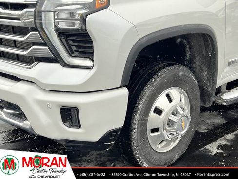 Certified 2025 Chevrolet Silverado 3500 High Country w/ High Country Premium Package image 10
