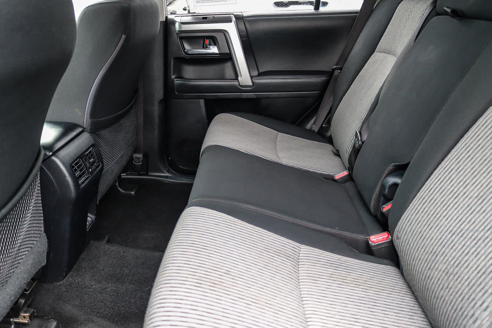 Used 2021 Toyota 4Runner SR5 AWD/4WD image 18