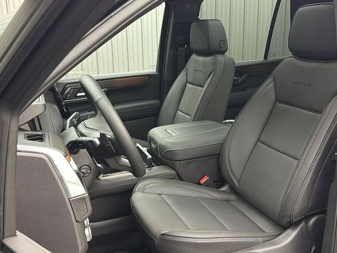 Used 2026 GMC Yukon Denali w/ Sun & Power Step Package image 31