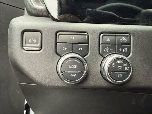 Used 2025 GMC Sierra 3500 SLE AWD/4WD image 26
