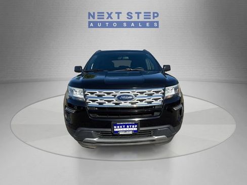 Used 2019 Ford Explorer XLT w/ Class III Trailer Tow Package AWD/4WD image 2
