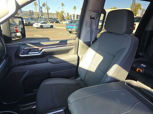 Used 2025 Chevrolet Silverado 2500 LT w/ Convenience Package image 17