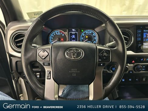 Used 2017 Toyota Tacoma Limited image 21