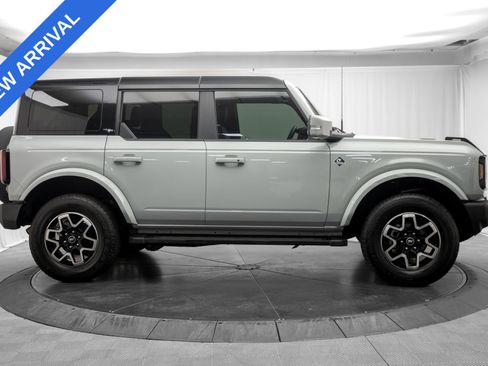 Used 2024 Ford Bronco Outer Banks AWD/4WD image 8