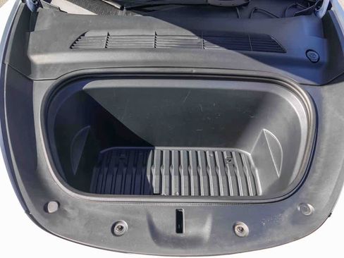 Used 2023 Tesla Model Y Performance image 27