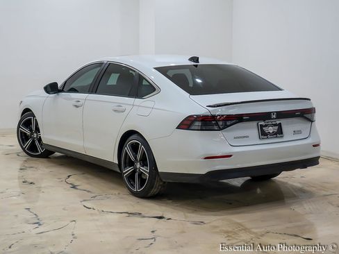 Used 2023 Honda Accord Sport image 10