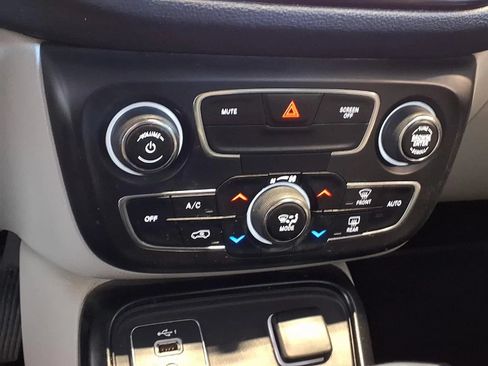 Used 2020 Jeep Compass Limited FWD image 21