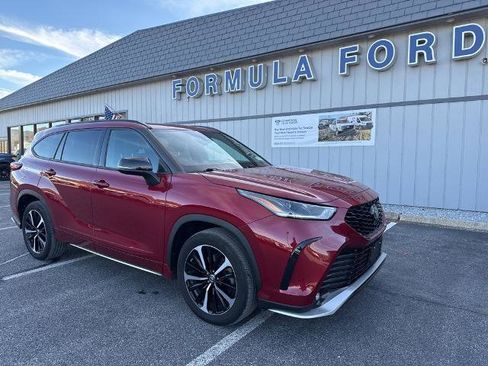 Used 2021 Toyota Highlander XSE image 1