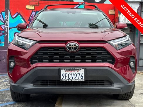 Used 2023 Toyota RAV4 XLE Premium image 5