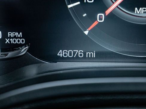 Used 2020 Cadillac Escalade ESV Premium Luxury image 17