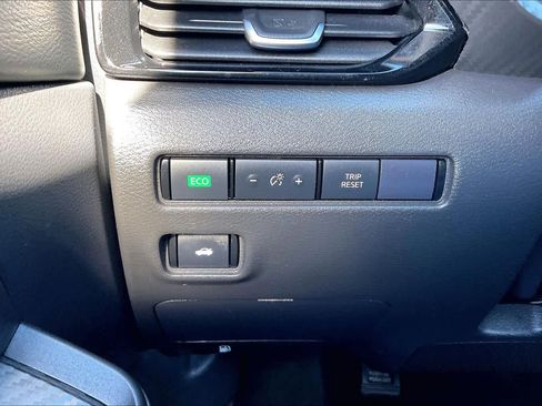 Used 2024 Nissan Sentra SV image 34