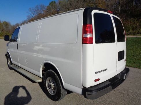 Used 2021 GMC Savana 2500 w/ Driver Convenience Package image 3