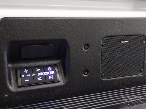 Used 2024 GMC Sierra 1500 Denali Ultimate image 8